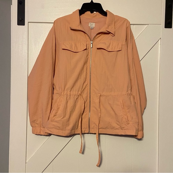 a new day utility cargo jacket w/ drawstring waist. Excellent condition. Size M. - Picture 3 of 6